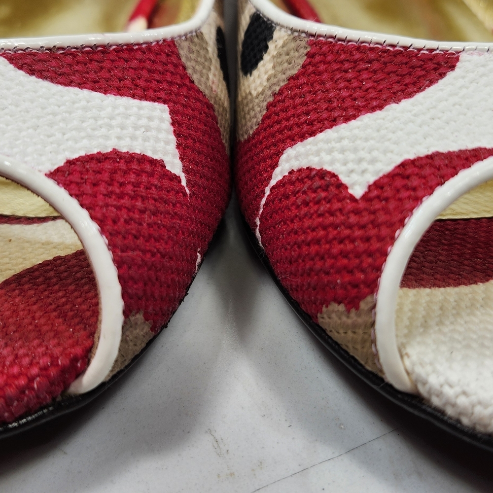 D&G Red and White Women's Shoes - Picture 2 of 14